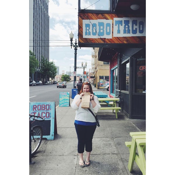 7/16/2015 tarihinde Jennifer J.ziyaretçi tarafından Robo Taco'de çekilen fotoğraf