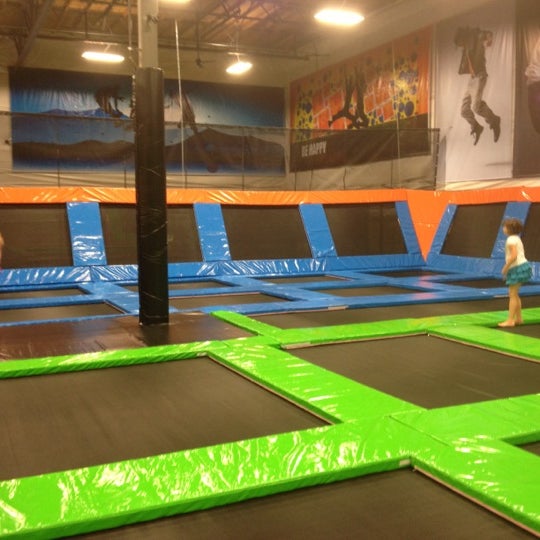 Photo taken at Elevated Sportz Ultimate Trampoline Park &amp; Event Center by Heather K. on 11/21/2012