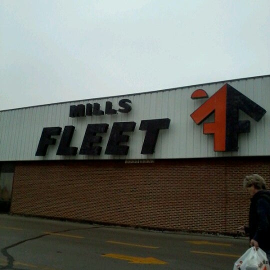 Fleet Farm Green Bay'da Büyük Mağaza