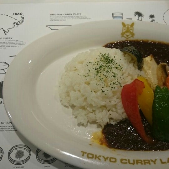 Das Foto wurde bei Tokyo Curry Lab von socio3417💉PPMPP+M+M am 4/28/2015 aufgenommen