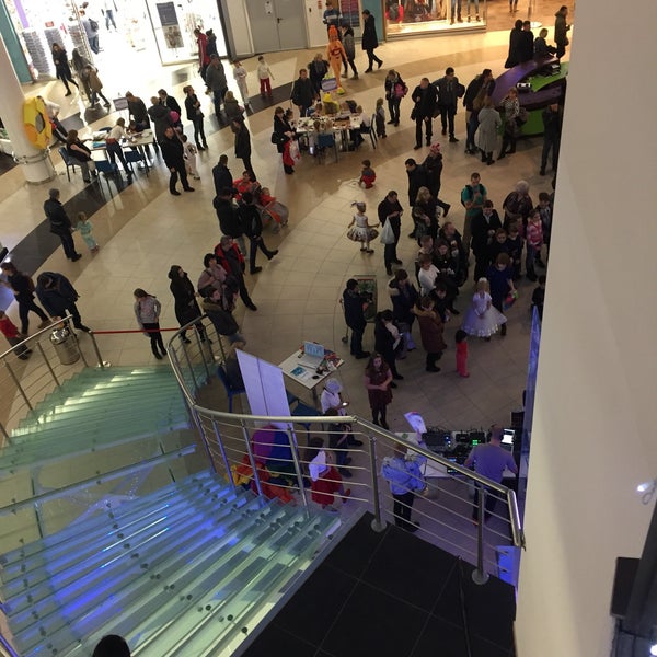 Foto tirada no(a) Leto Mall por Richi💋 em 11/27/2016