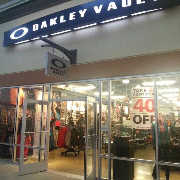 OAKLEY VAULT - 13 Photos - 822 Premium Outlets Dr, Monroe, Ohio -  Accessories - Phone Number - Yelp