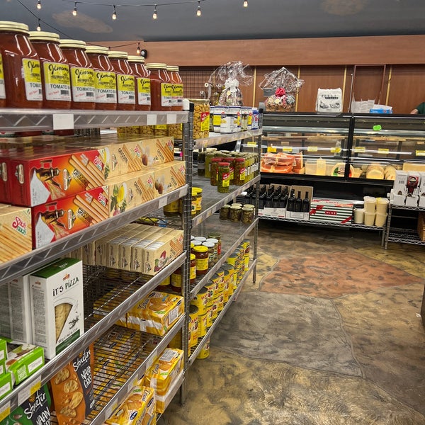 Jimmy's Italian Bakery and Deli Italian Restaurant in Youngstown