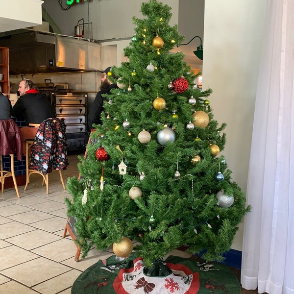 12/21/2019 tarihinde Mary H.ziyaretçi tarafından DiAnoia&#39;s Eatery'de çekilen fotoğraf