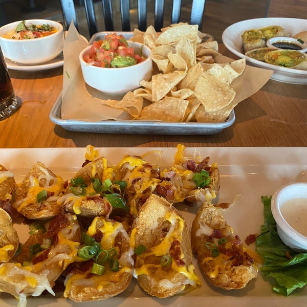 Photo taken at BJ&#39;s Restaurant &amp; Brewhouse by Mary H. on 8/1/2020