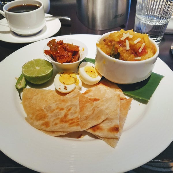 Decent breakfast menu. They have a handful of interesting international dishes, like the savory and spicy paratha sabzi.