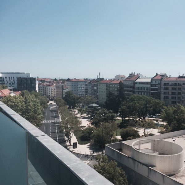 8/1/2015 tarihinde Rod B.ziyaretçi tarafından DoubleTree by Hilton Lisbon - Fontana Park'de çekilen fotoğraf