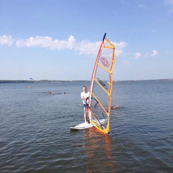 Виндсерфинг приморско ахтарск. Серф станция бумеранг. Бумеранг серфстанция. Навигация - по пляжу сёрф станции. Серфстанция бумеранг новосибирск.