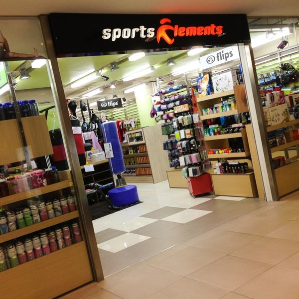 nike outlet west coast plaza closed