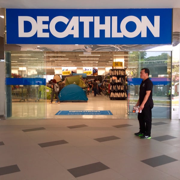 Decathlon - Singaporeのスポーツ用品店