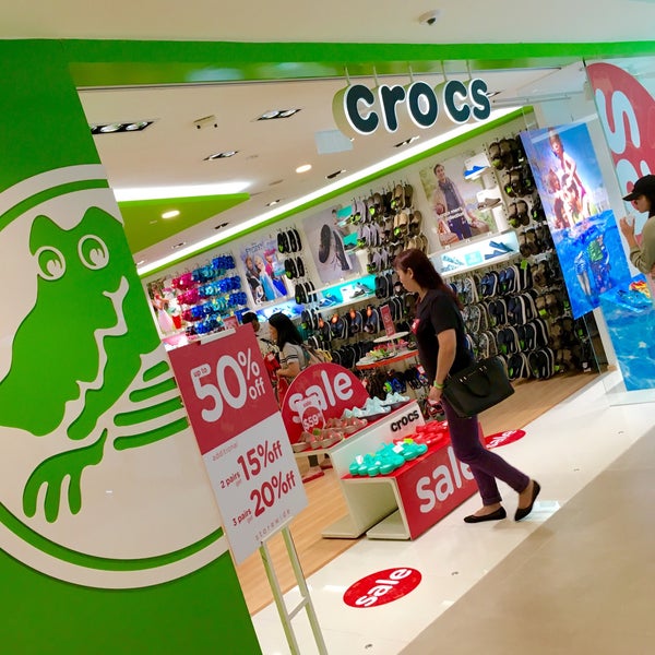 plaza singapura crocs