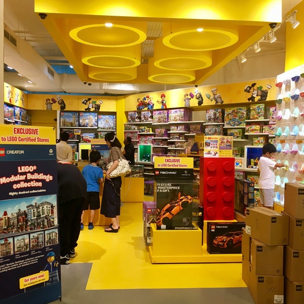 bricks world takashimaya