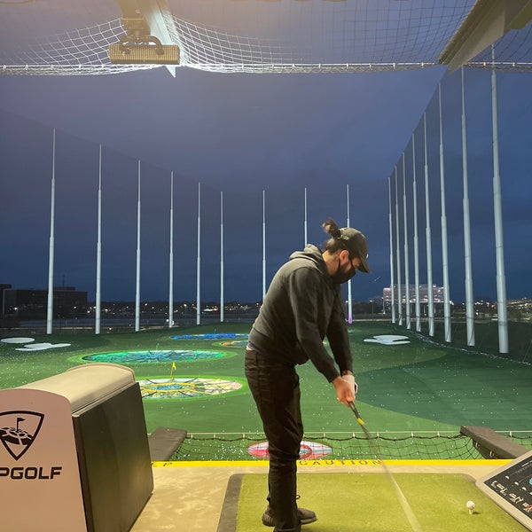 Снимок сделан в Topgolf пользователем Valerie P. 4/19/2021