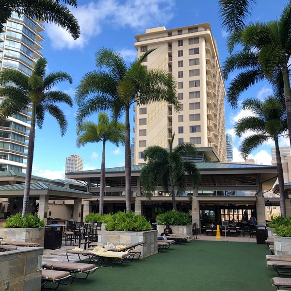 11/26/2018에 the510님이 Embassy Suites by Hilton Waikiki Beach Walk에서 찍은 사진