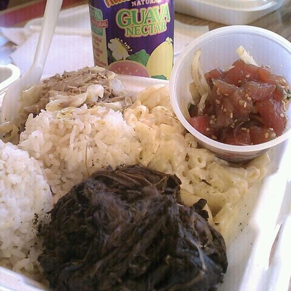 Photo taken at L&amp;L Hawaiian Barbecue by Foursquare City Guide on 7/23/2015