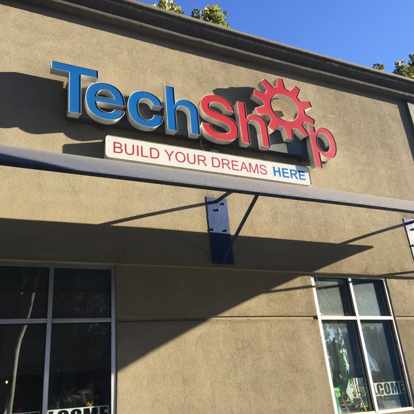 9/28/2016にKrzysztof K.がTechShop San Joseで撮った写真