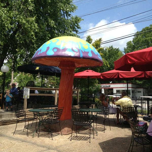 Mellow Mushroom - Pizza Place