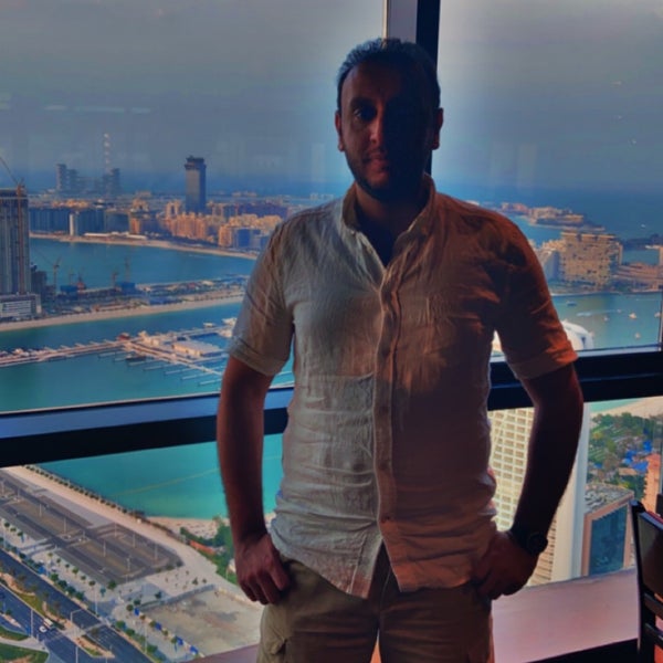 Photo taken at Dubai Marriott Harbour Hotel &amp; Suites by Riyadh A. on 11/30/2021