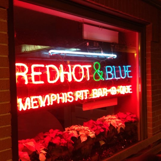 Photo taken at Red Hot &amp; Blue  -  Barbecue, Burgers &amp; Blues by Jeremy P. on 12/15/2012