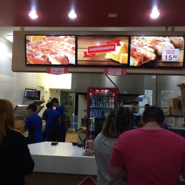 Photo taken at Domino&#39;s Pizza by Daniel C. on 6/6/2017