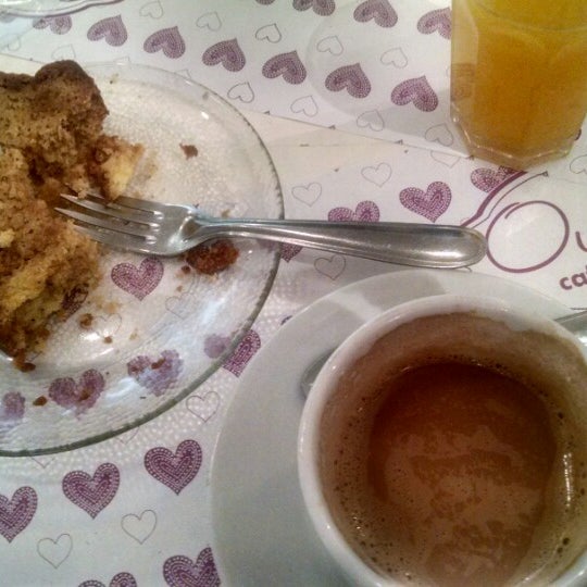 Foto tirada no(a) Oum&#39;s Cafe por Ona N. em 7/19/2014