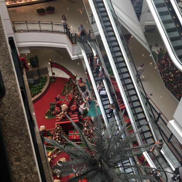 12/13/2017 tarihinde Inês W.ziyaretçi tarafından Villa Romana Shopping'de çekilen fotoğraf