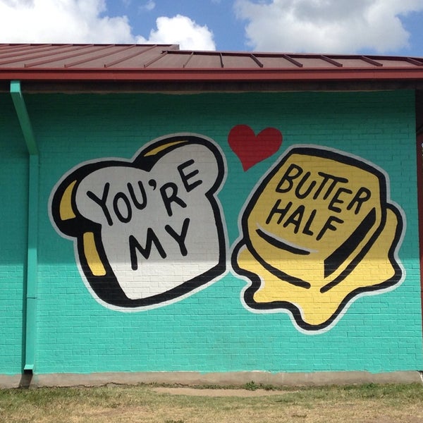 9/3/2014 tarihinde Mike M.ziyaretçi tarafından You&#39;re My Butter Half (2013) mural by John Rockwell and the Creative Suitcase team'de çekilen fotoğraf