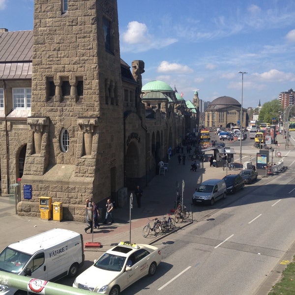 5/5/2013 tarihinde Jens A.ziyaretçi tarafından Landungsbrücken'de çekilen fotoğraf