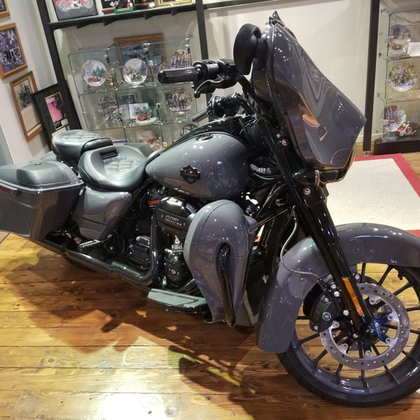 Foto diambil di Dudley Perkins Co. Harley-Davidson oleh Jon H. pada 1/9/2018