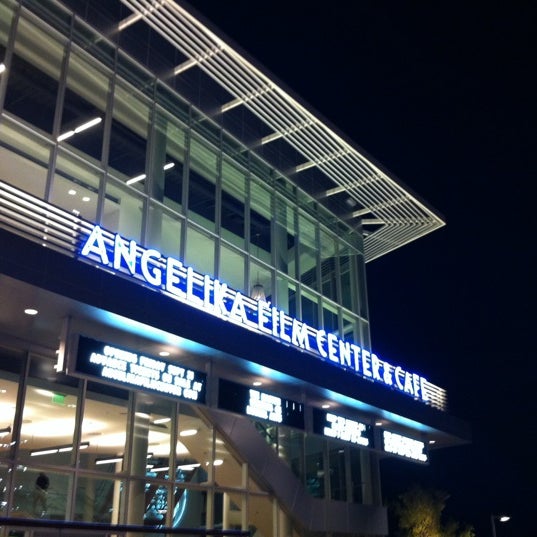 9/21/2012 tarihinde Andy F.ziyaretçi tarafından Angelika Film Center at Mosaic'de çekilen fotoğraf