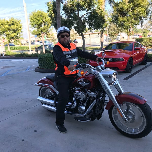 Foto tomada en Peterson&#39;s Harley-Davidson of Miami  por Wladyslaw S. el 12/30/2017