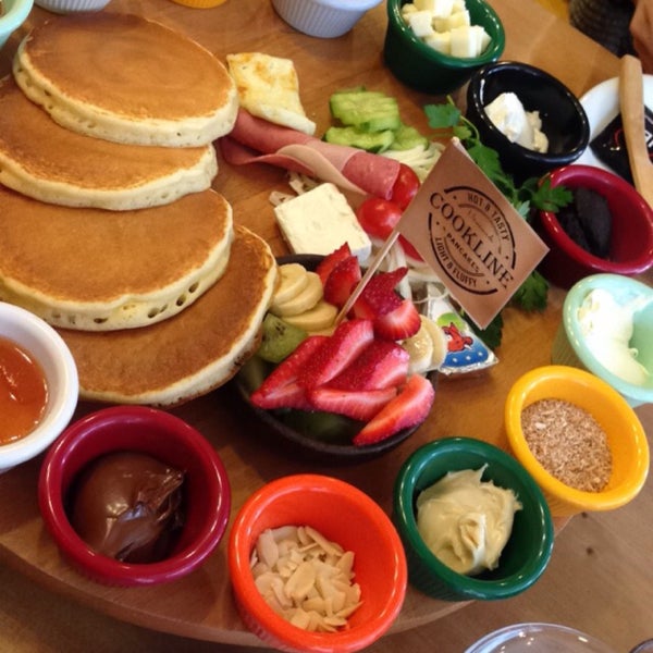 Foto scattata a Cookline Pancakes da Cansu D. il 3/28/2016