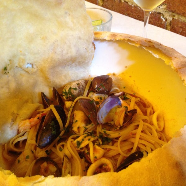 Снимок сделан в Brindisi Cucina di Mare пользователем Mango C. 1/9/2014