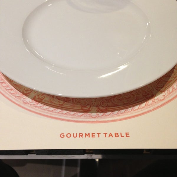 Foto tirada no(a) Gourmet Table por Beth B. em 4/5/2013