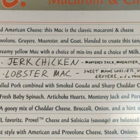 Foto diambil di Cheese-ology Macaroni &amp; Cheese oleh Ben R. pada 2/5/2015