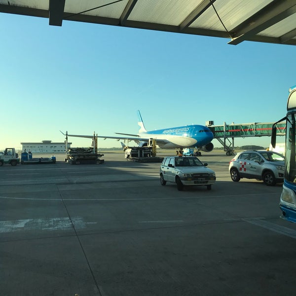 Foto diambil di Aeropuerto Internacional de Ezeiza - Ministro Pistarini (EZE) oleh Paula A. pada 2/13/2018