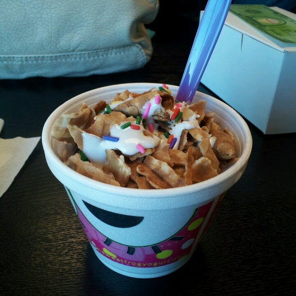 SweetFrog Premium Frozen Yogurt Tyler RunQueens Gate York, PA
