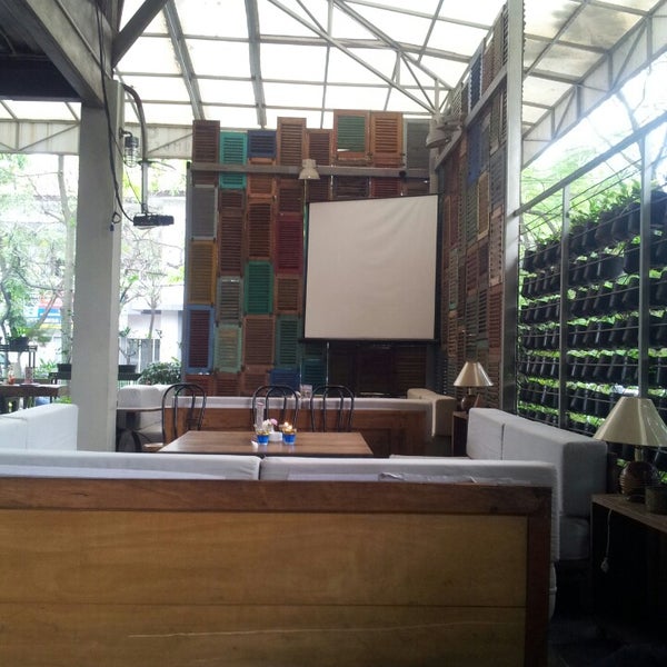 Foto diambil di Lumberjack Resto &amp; Bar oleh Djaka Santosa pada 9/19/2013