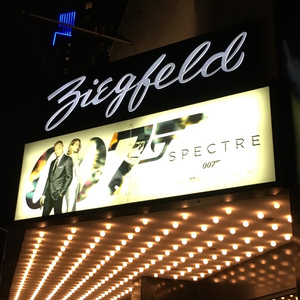 Снимок сделан в Ziegfeld Theater - Bow Tie Cinemas пользователем Daniel M. 11/8/2015