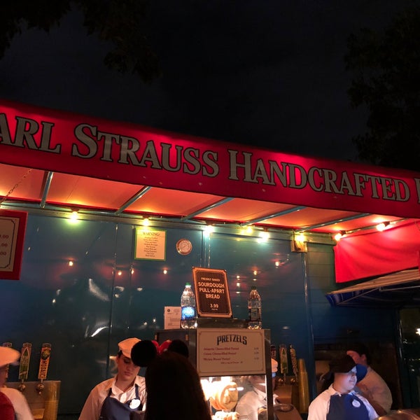Foto tirada no(a) Karl Strauss Beer Truck por Jules em 9/29/2018