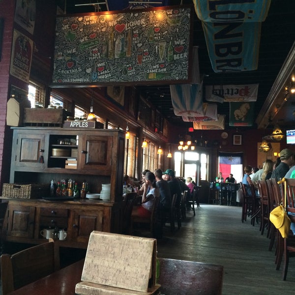 6/19/2015 tarihinde Winnie G.ziyaretçi tarafından Libertine Bar'de çekilen fotoğraf