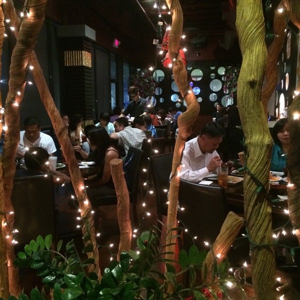 Foto scattata a MAMAK Malaysian Restaurant da Winnie G. il 9/7/2014