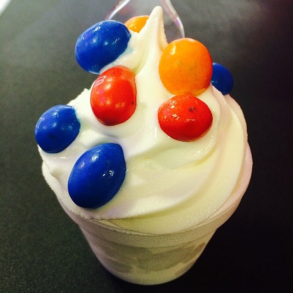 Yolo Frozen Yogurt Bar Merchant City Glasgow, Glasgow City