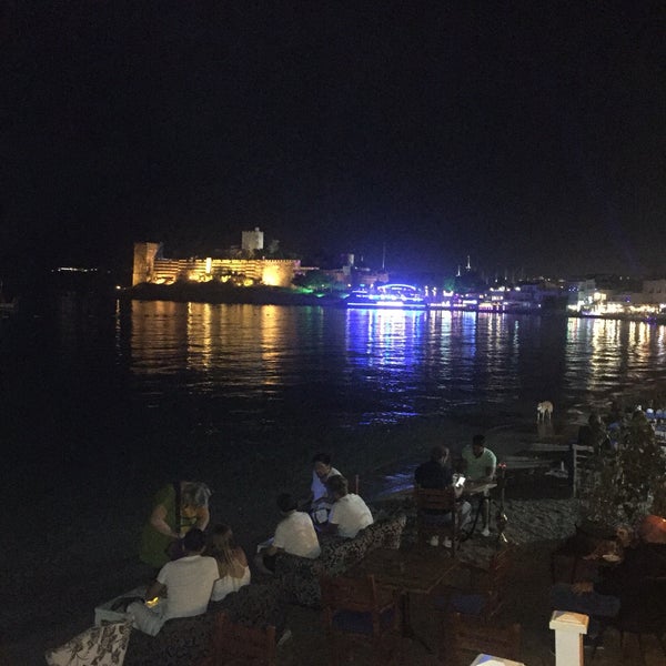 9/16/2017 tarihinde Ebru ..ziyaretçi tarafından Cafe del Mar'de çekilen fotoğraf