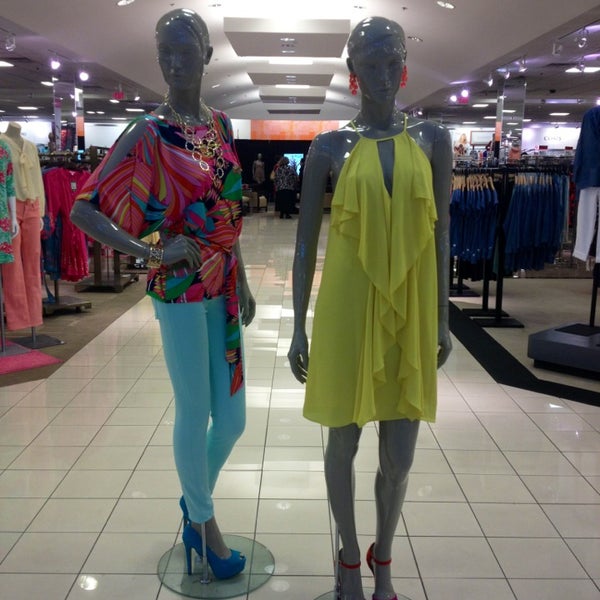 vestidos en la tienda belk