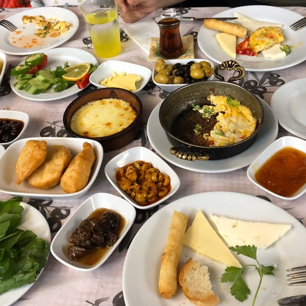 Foto tomada en Gönül Sofrası Bungalov Otel &amp; Restaurant  por Cem B. el 12/28/2019