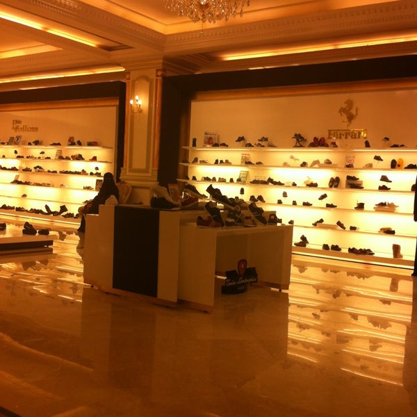 Shoe Palace قصر الأحذية Loja De Sapatos Em العليا