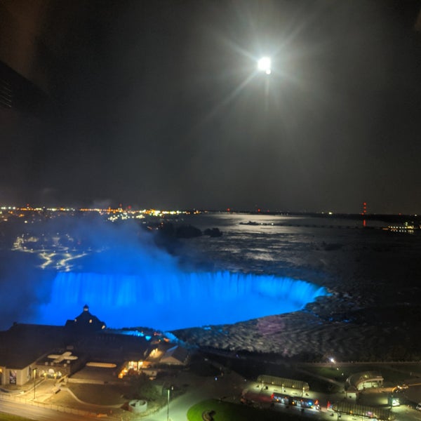 Das Foto wurde bei Niagara Falls Marriott Fallsview Hotel &amp; Spa von Eric S. am 10/14/2019 aufgenommen