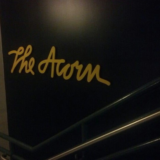 Das Foto wurde bei Theater Row - The Acorn von Jeff K. am 10/3/2012 aufgenommen