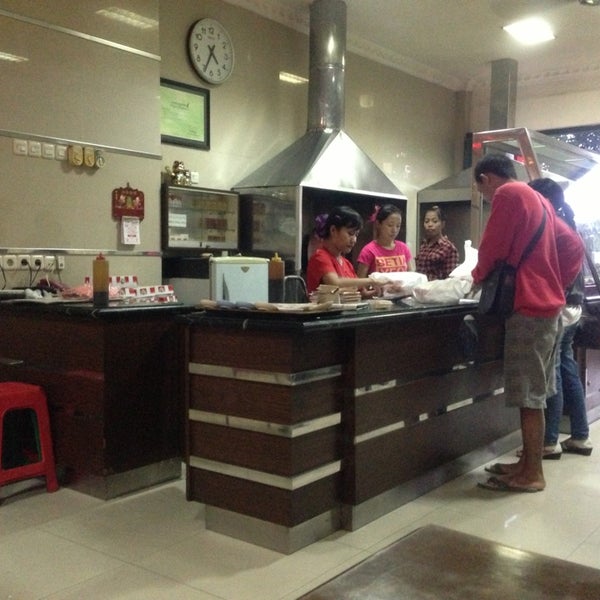 Photos At Ayam Goreng Gringging Lombok Fried Chicken Joint In Sidoarjo